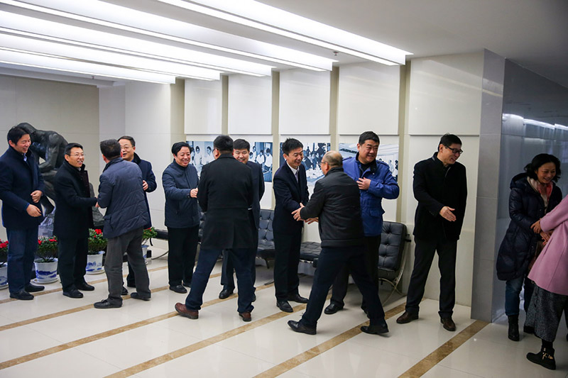 春光明媚，步履不停 | 致奋斗路上的你